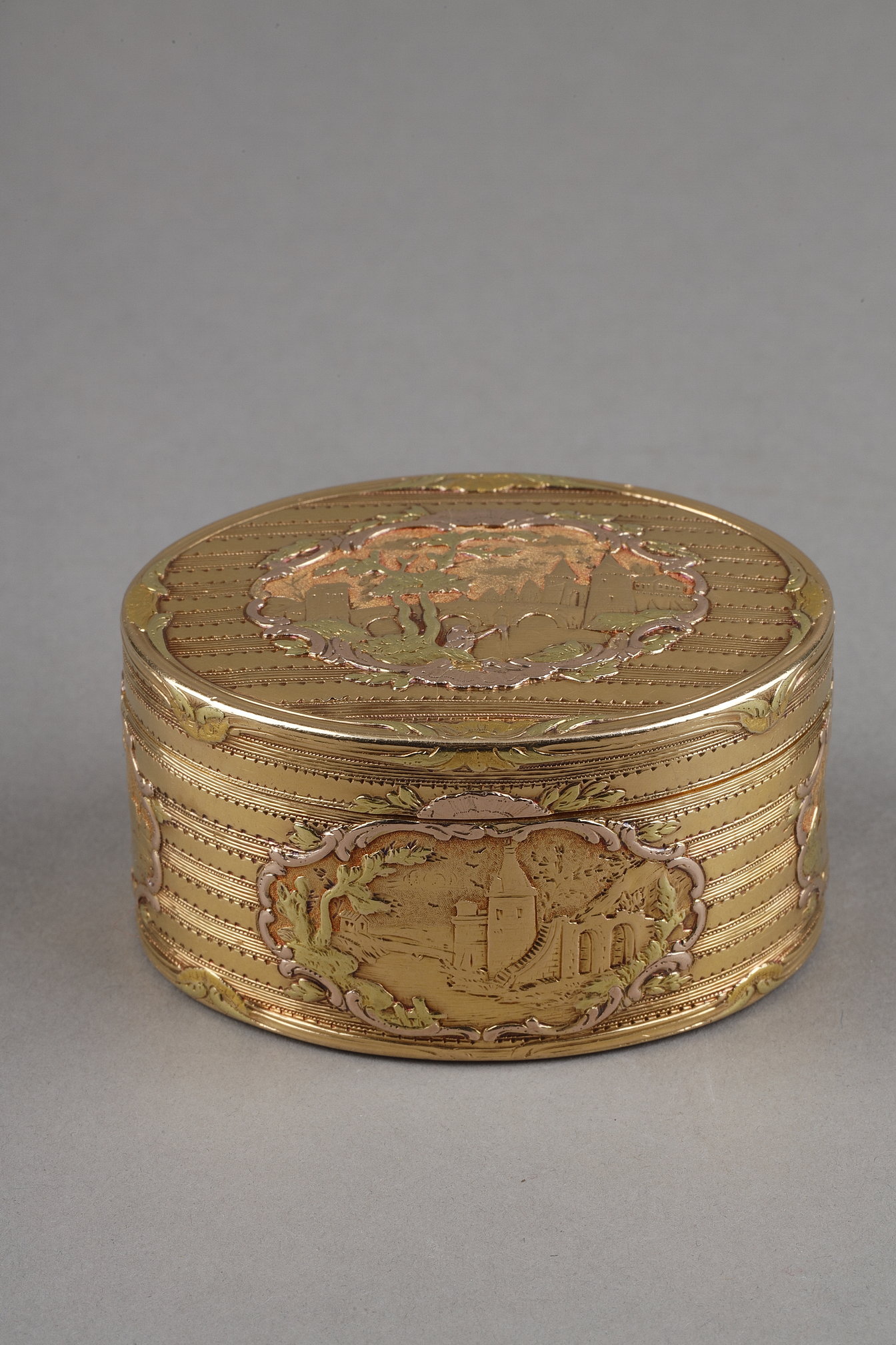 Gold Louis XV snuff-box, Master goldsmith Dominique François POITREAU
